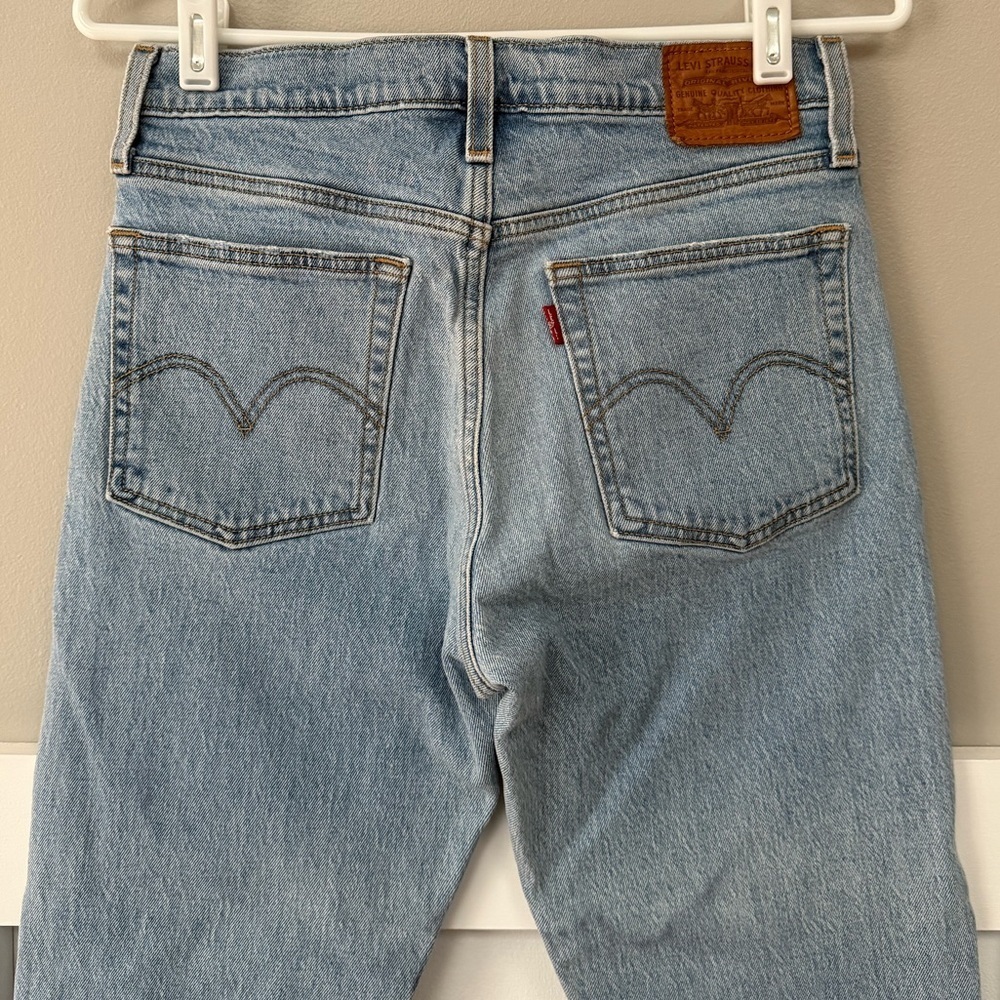 Levi’s Wedgie Straight Ankle Women’s Jeans in Tango Fray - Light Wash - Picture 6 of 10
